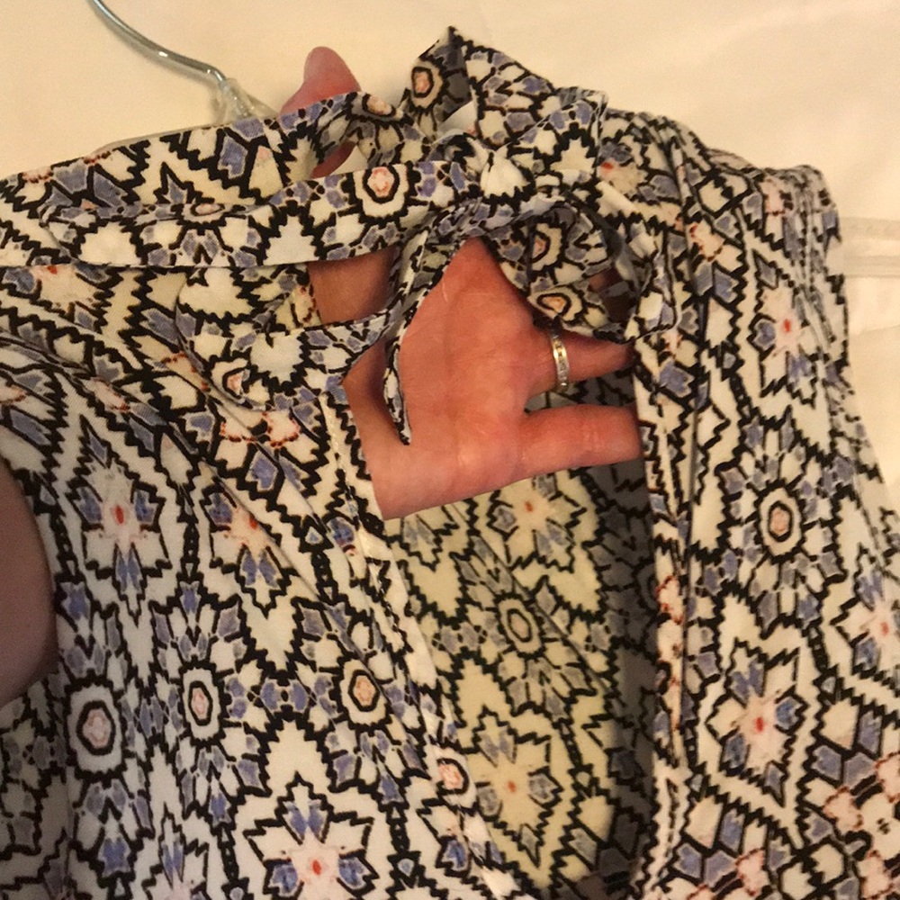 Geometric pattern dress. - Picture 5 of 5